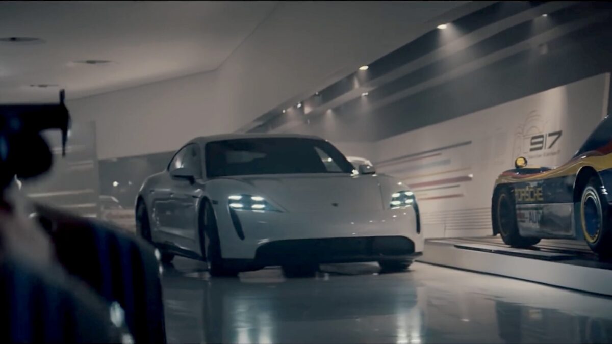 Porsche - The Heist - Super Bowl Spot 