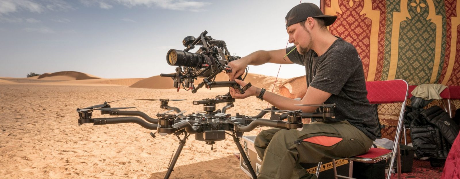 Alexa Mini Drone Pilot Desert Marokko